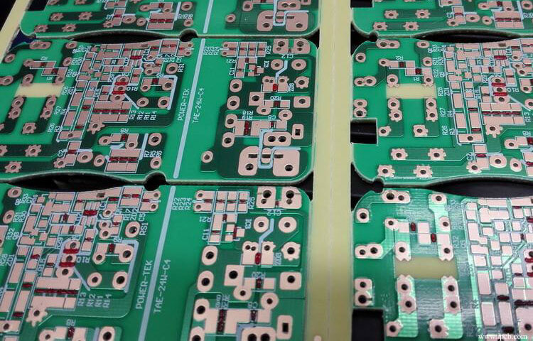 PCB 弓和雙絞線